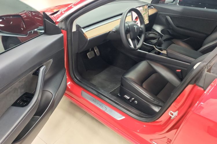 Tesla Model 3 2020 car image #16
