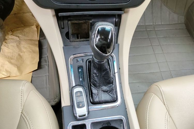 GEELY Emgrand 2016 #14 GEELY Emgrand 2016 car image #14
