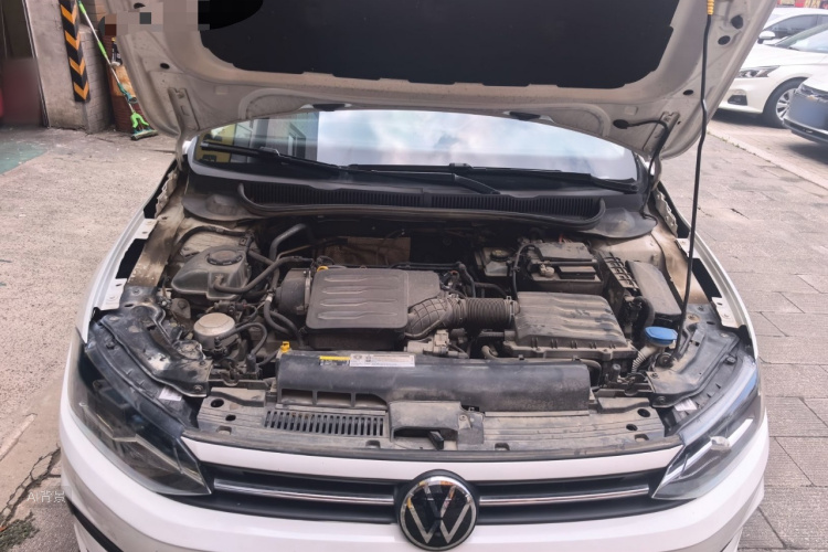Volkswagen Polo 2022 car image #22