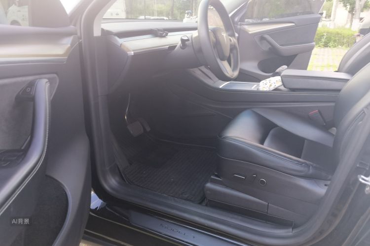 Tesla Model Y 2022 car image #18