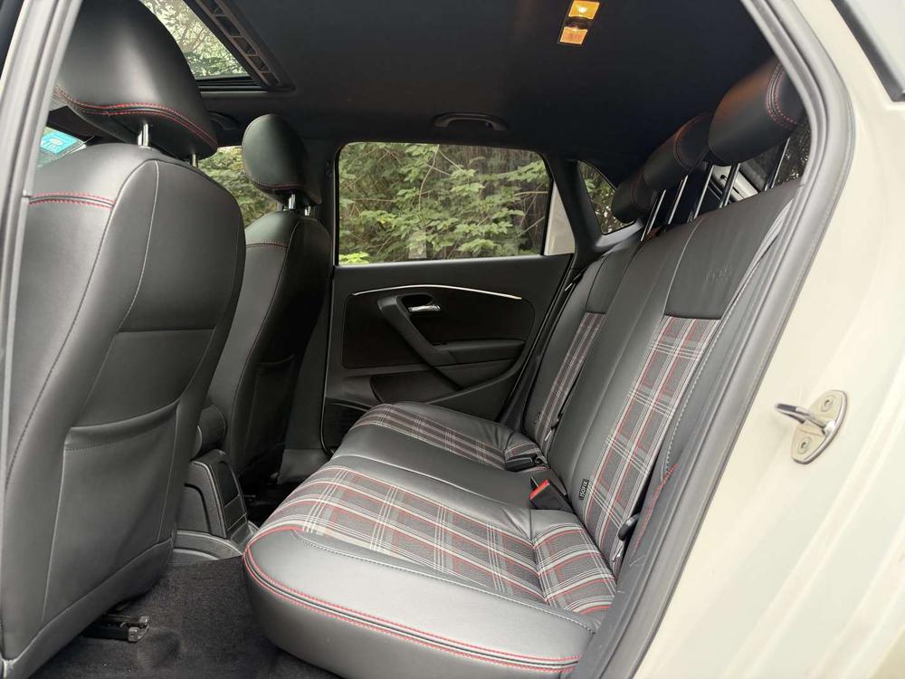 Volkswagen Polo 2016 car image #16