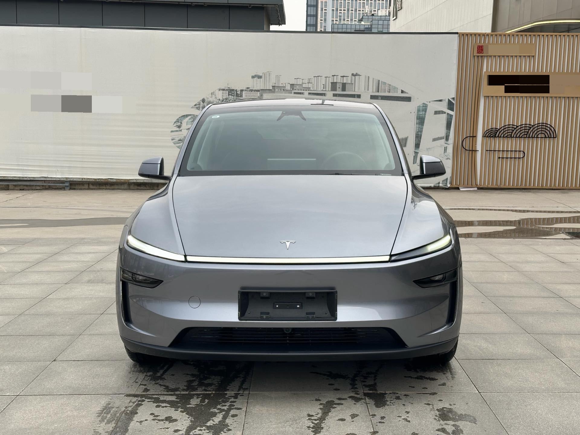 特斯拉 Model Y 2025 汽车图片 #2