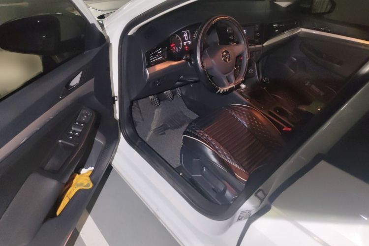 Volkswagen Bora 2020 car image #13