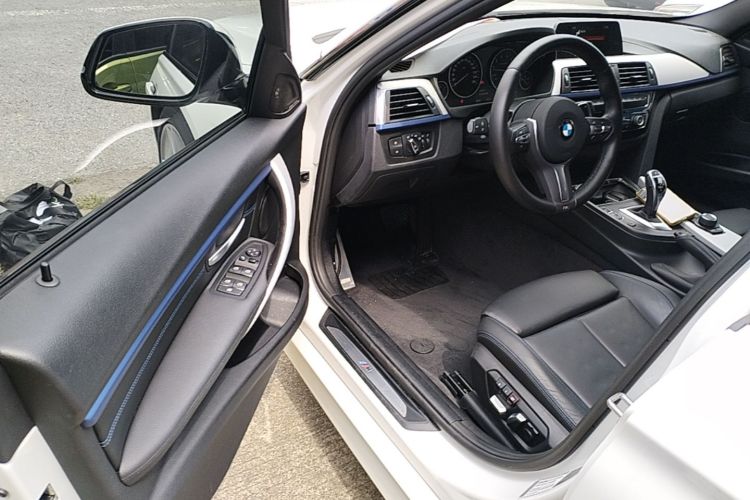 BMW 3 Series 2018 #16 BMW 3 Series 2018 car image #16