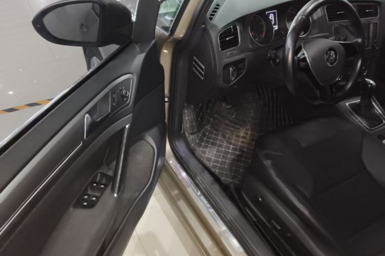 Volkswagen Golf 2016 car image #16