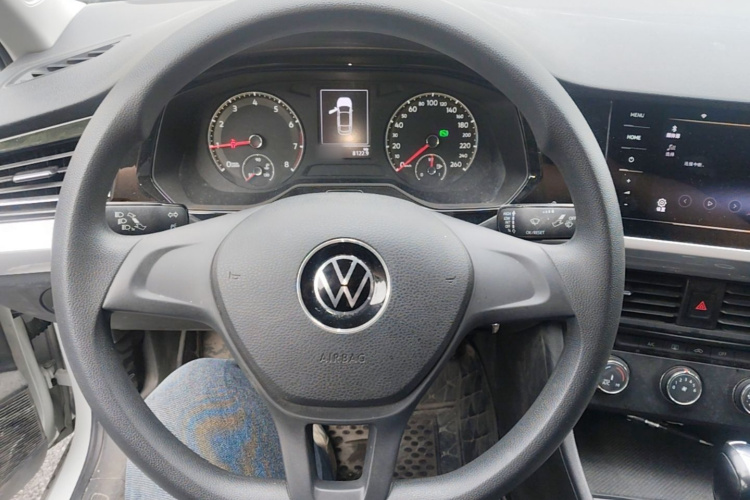 Volkswagen Bora 2022 car image #15