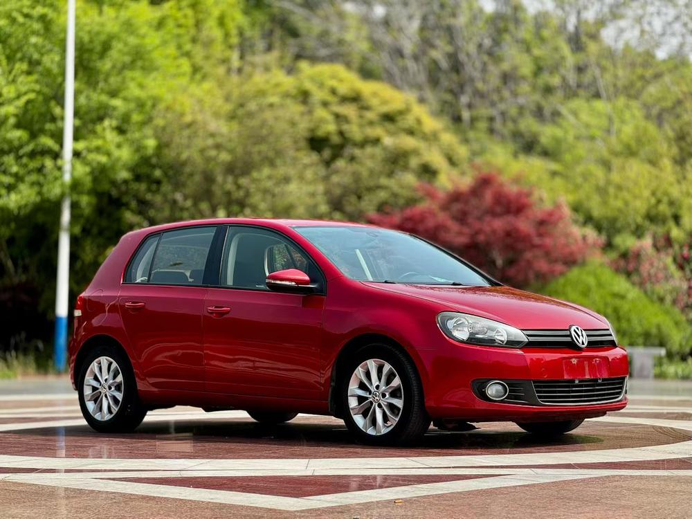 Volkswagen Golf 2012 car image #3