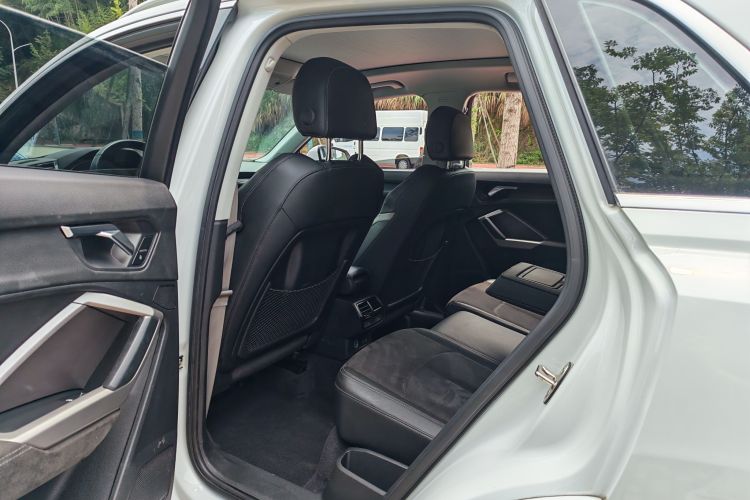Audi Q3 2019 #11 Audi Q3 2019 car image #11