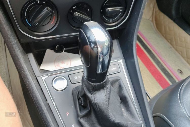 Volkswagen Lavida 2018 car image #16