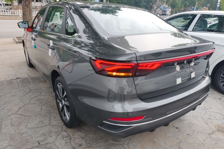 GEELY Emgrand 2026 #5 GEELY Emgrand 2026 car image #5