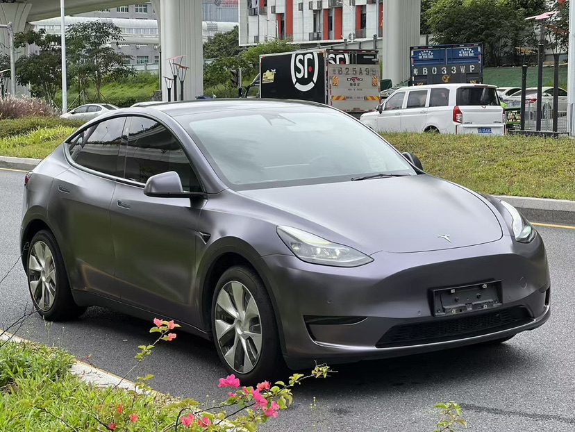 Tesla Model Y 2022 car image #3