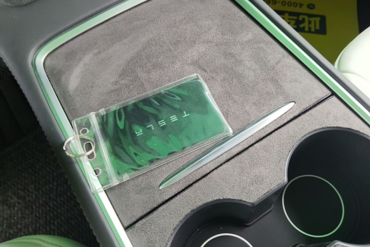 Tesla Model Y 2024 car image #9