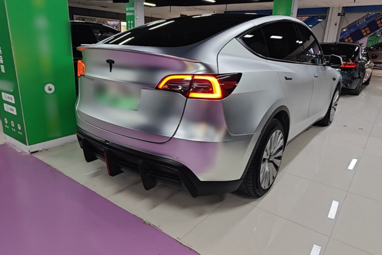 Tesla Model Y 2022 car image #7