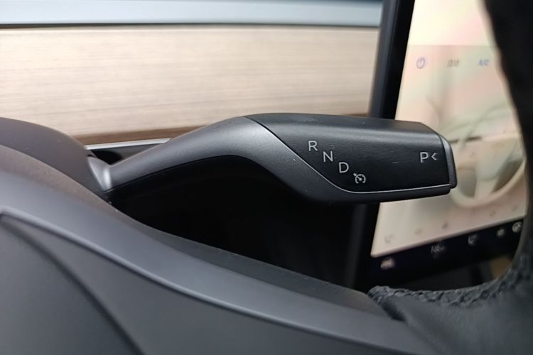 Tesla Model 3 2022 car image #14