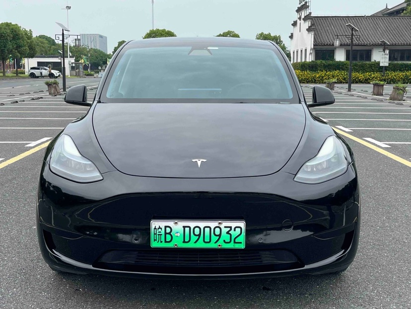 Tesla Model Y 2023 #2 Tesla Model Y 2023 car image #2