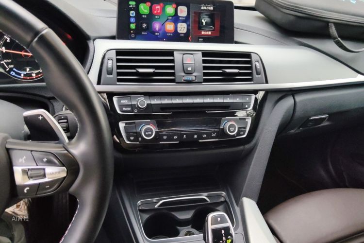 BMW 3 Series 2019 car image #15