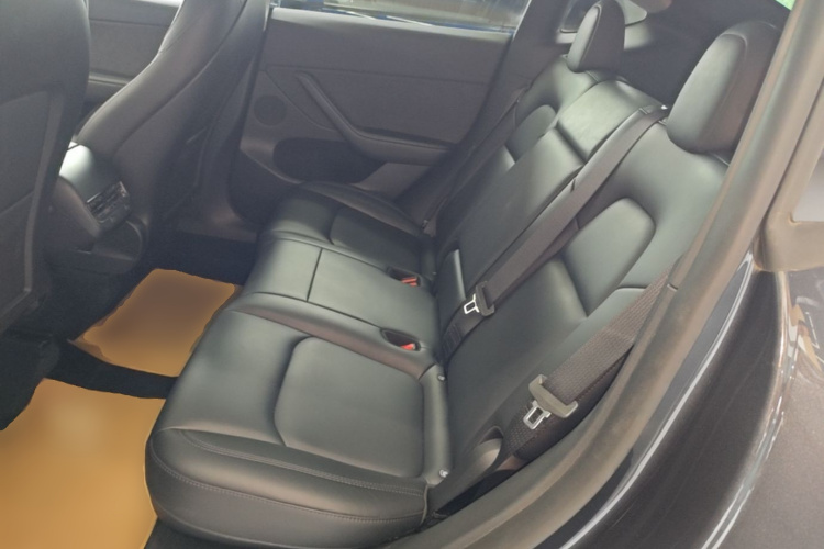 Tesla Model Y 2024 car image #17