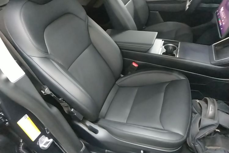 Tesla Model Y 2025 #24 Tesla Model Y 2025 car image #24