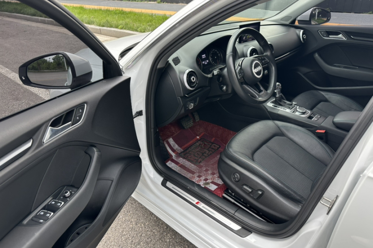 Audi A3 2020 car image #17