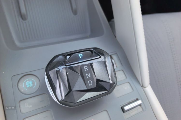 BYD YuanUP 2024 #16 BYD YuanUP 2024 car image #16