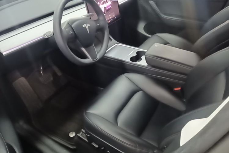 Tesla Model Y 2023 #16 Tesla Model Y 2023 immagine di auto #16