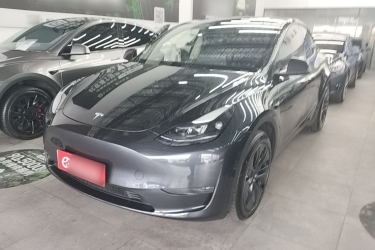 Tesla Model Y 2024 #2 Tesla Model Y 2024 car image #2