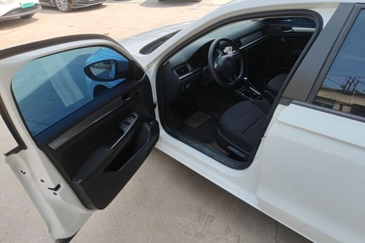 Volkswagen Bora 2023 car image #16