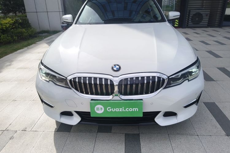 BMW 3 Series 2019 #3 BMW 3 Series 2019 car image #3