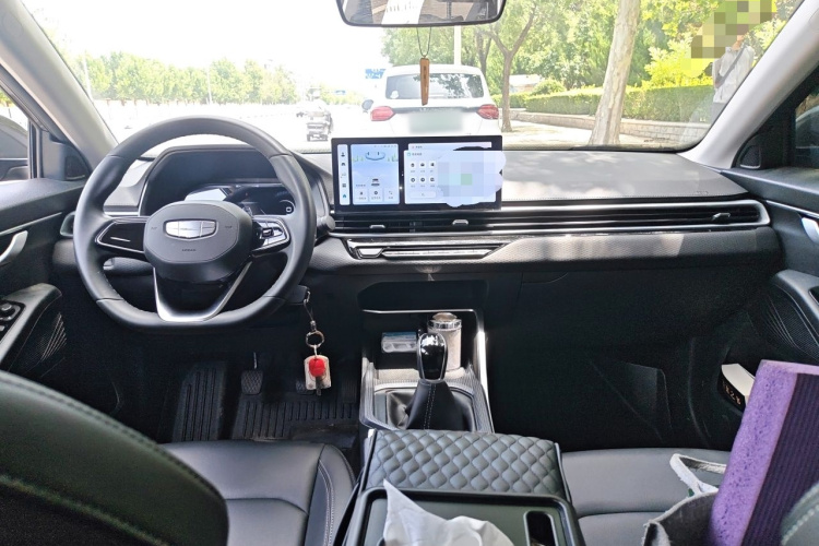 GEELY Emgrand 2025 immagine di auto #7