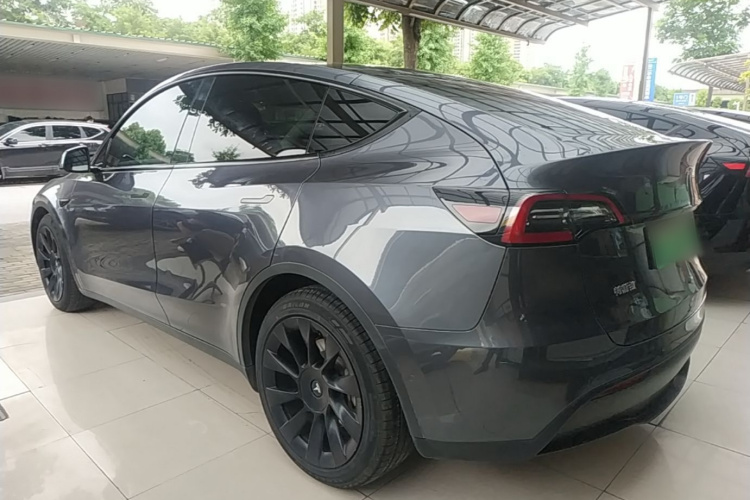 Tesla Model Y 2021 #5 Tesla Model Y 2021 car image #5