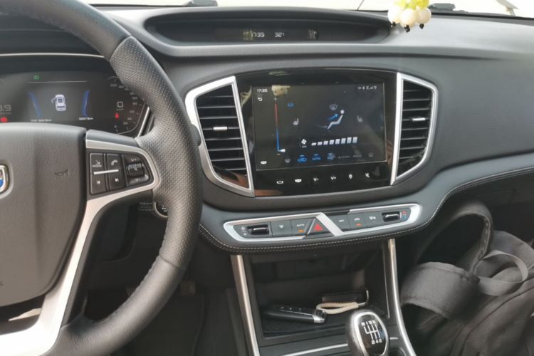 GEELY Vision X6 2019 immagine di auto #13