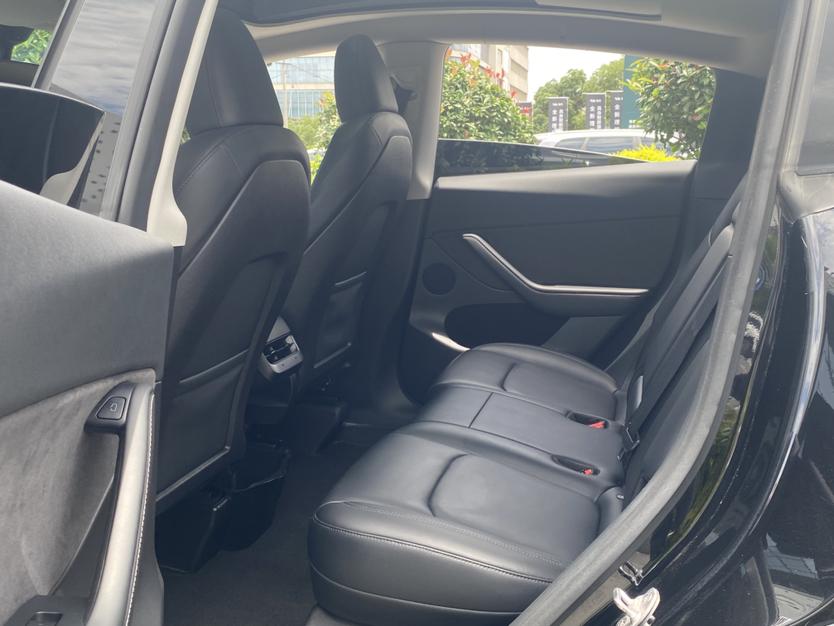 Tesla Model Y 2022 #17 Tesla Model Y 2022 car image #17