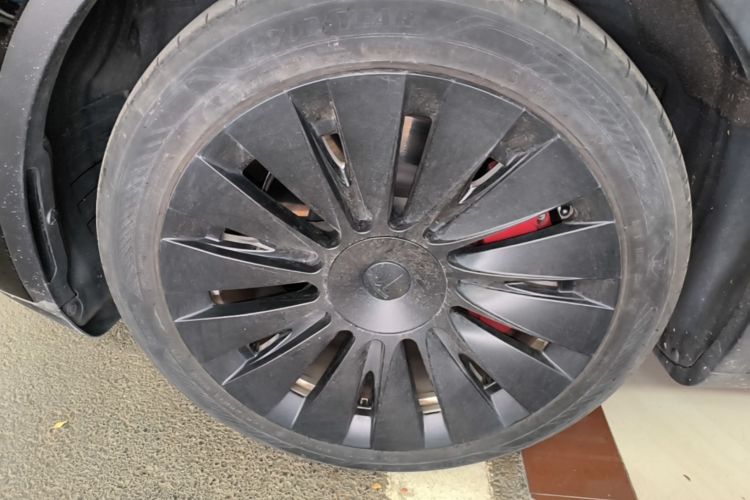 Tesla Model Y 2022 car image #9