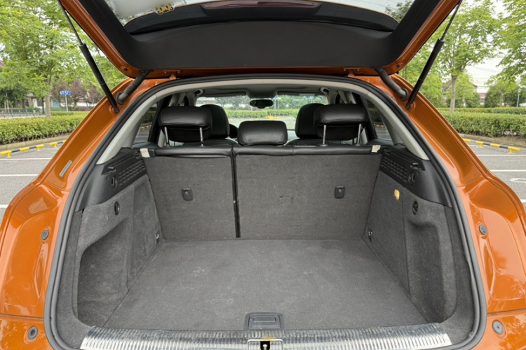 Audi Q3 2016 car image #30