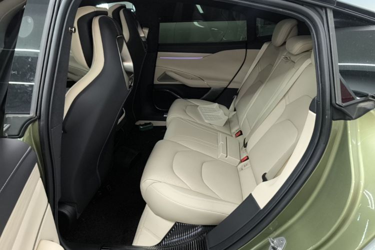MI SU7 2025 car image #17