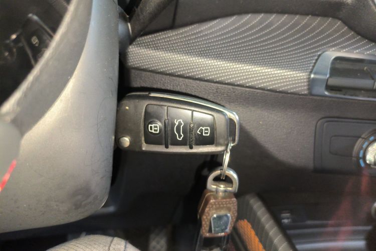 Audi Q2L 2023 imagem de carro #9