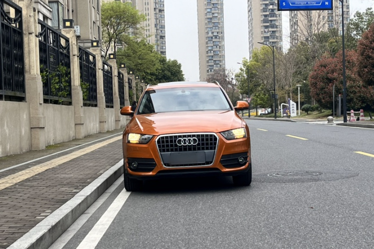 Audi Q3 2015 car image #3