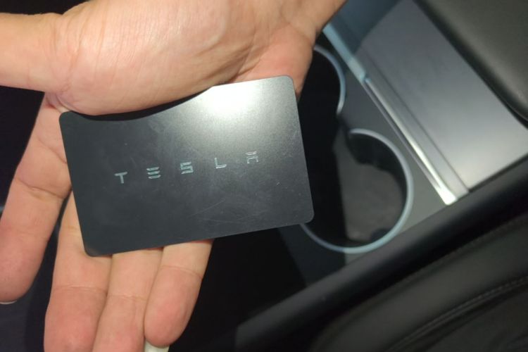 Tesla Model Y 2025 car image #9