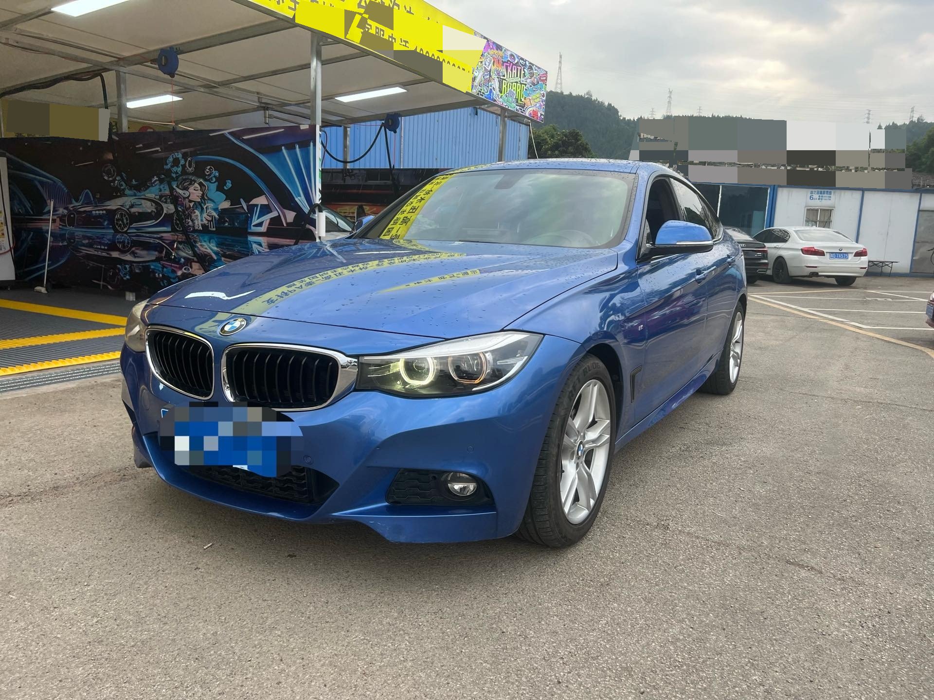 BMW 3 Series GT 2018 BMW 3 Series GT 2018 car image