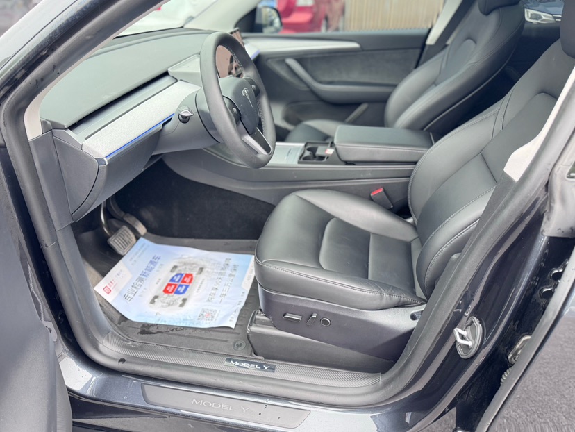 Tesla Model Y 2024 car image #4