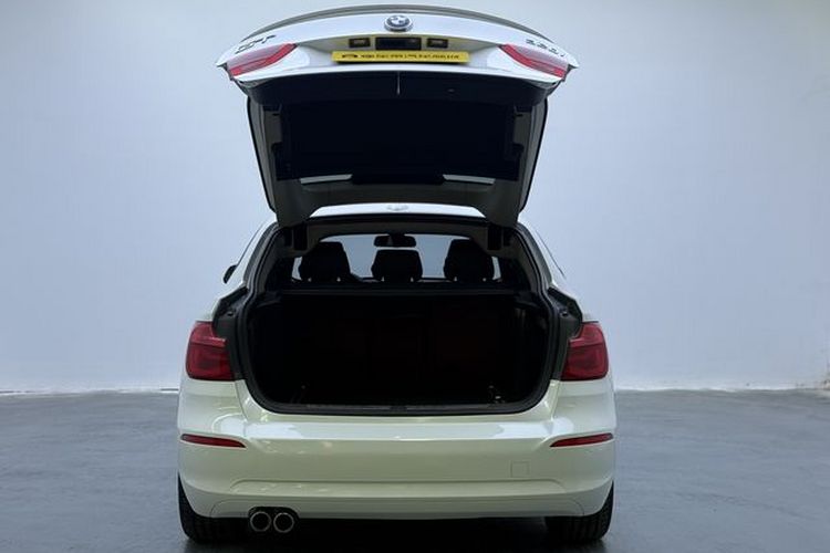 BMW 3 Series GT 2018 #20 BMW 3 Series GT 2018 car image #20