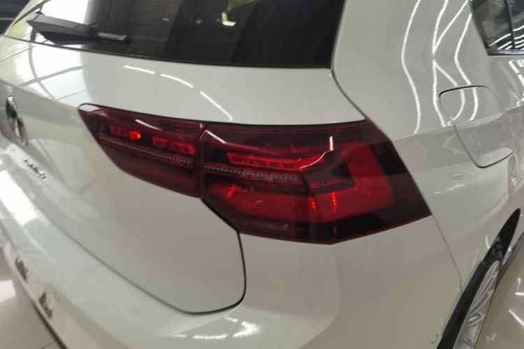 Volkswagen Golf 2022 car image #8