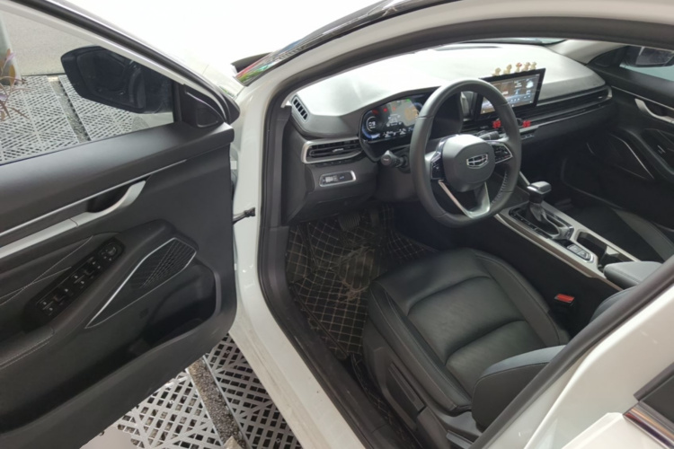 GEELY Emgrand 2023 car image #16