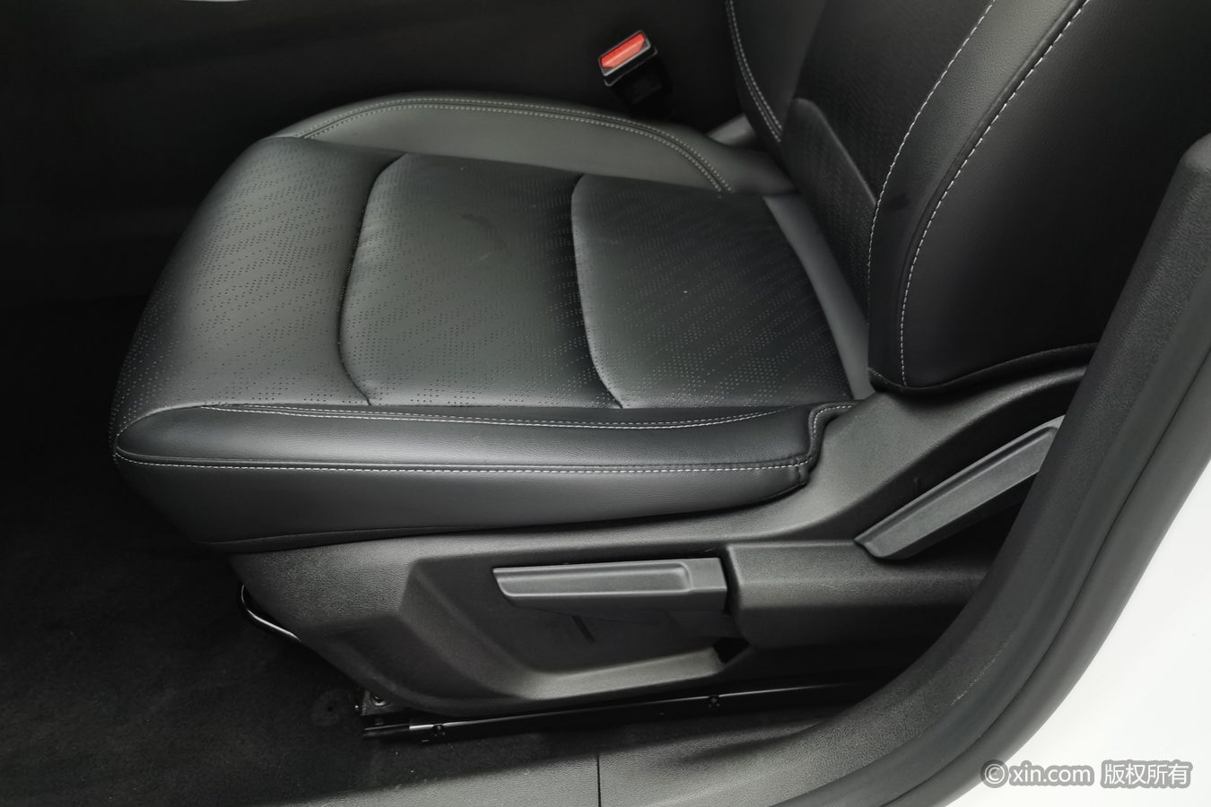 GEELY Emgrand 2024 car image #21