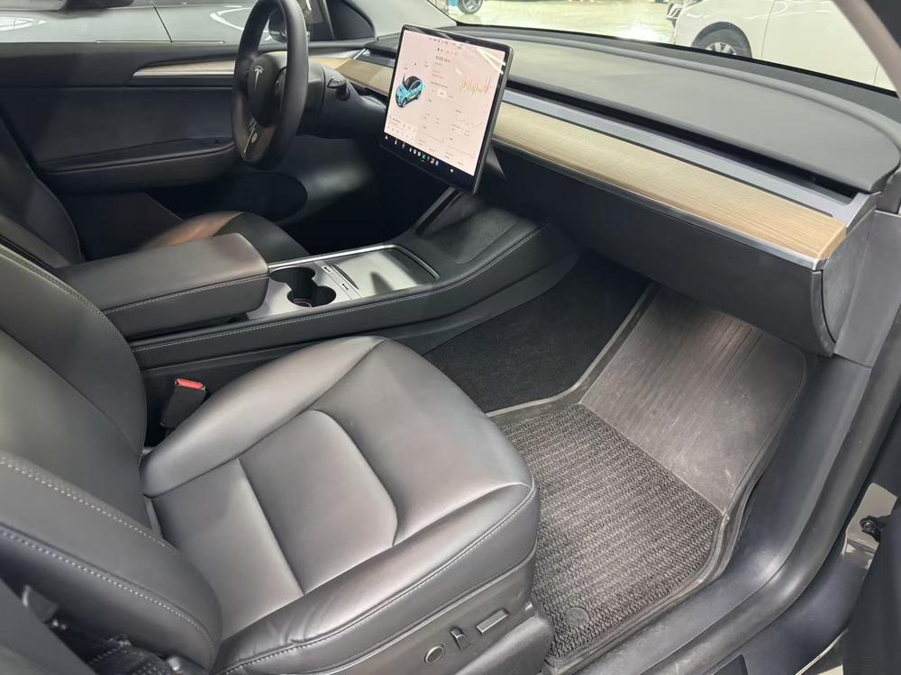 Tesla Model Y 2021 car image #8