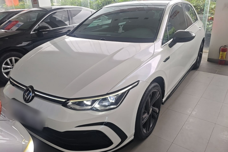 Volkswagen Golf 2021 car image #3