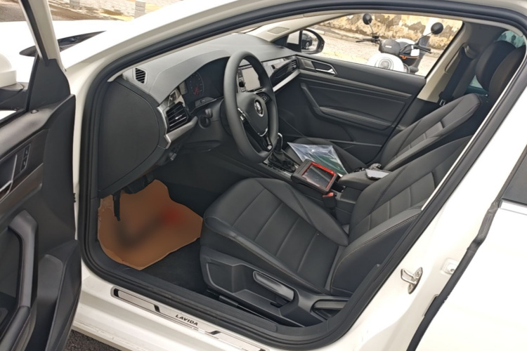 Volkswagen Lavida 2018 car image #15
