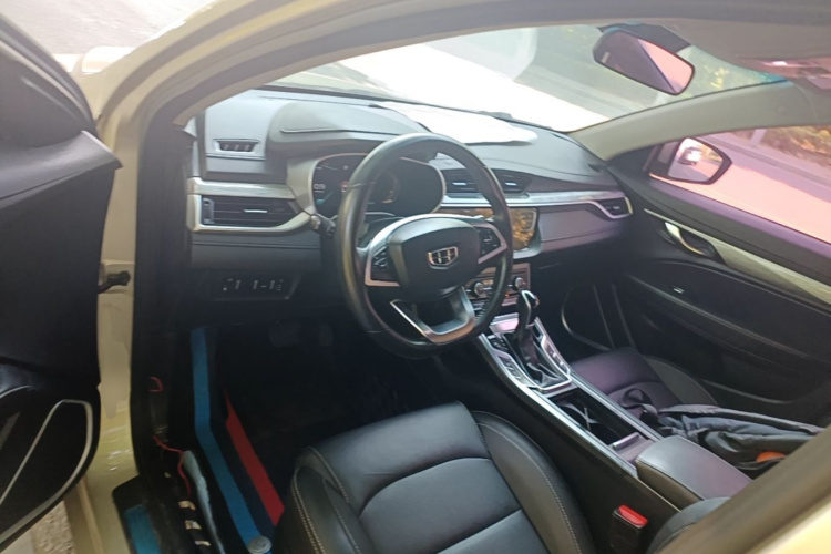 GEELY Emgrand 2019 #10 GEELY Emgrand 2019 car image #10