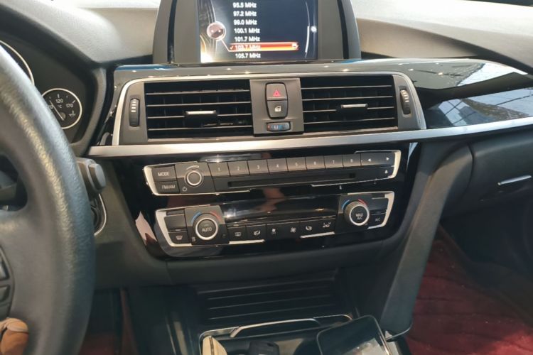 BMW 3 Series 2017 #15 BMW 3 Series 2017 car image #15