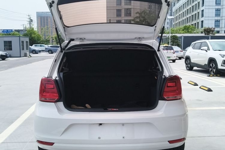 Volkswagen Polo 2018 car image #19